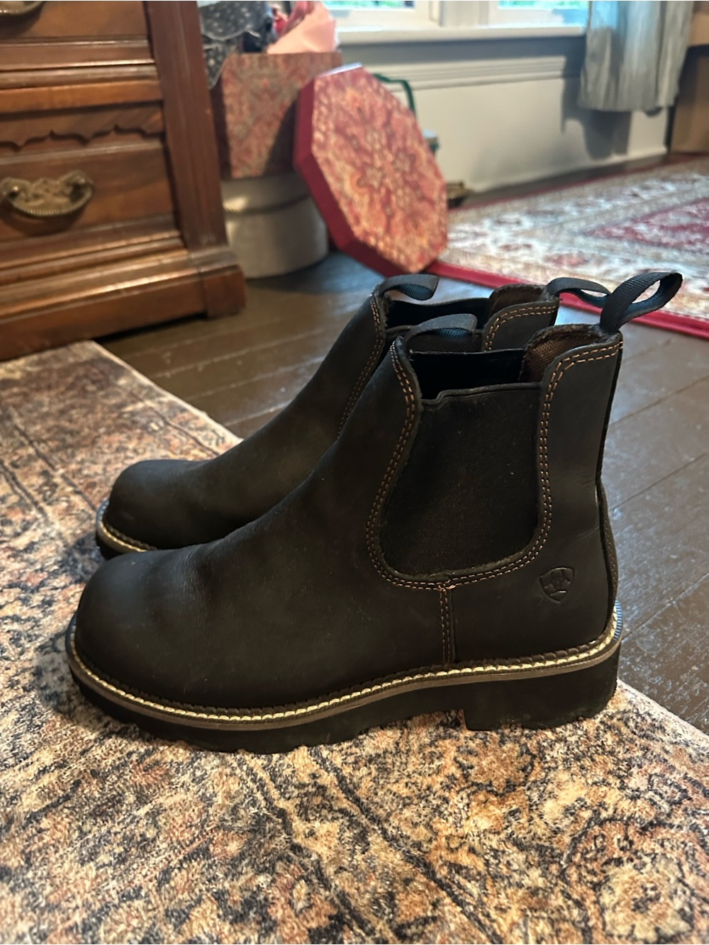 Ariat women’s Dark Brown Chukka Chelsea Boots